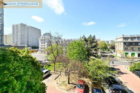 Polecam Metro Przytulne, po remoncie. Balkon.