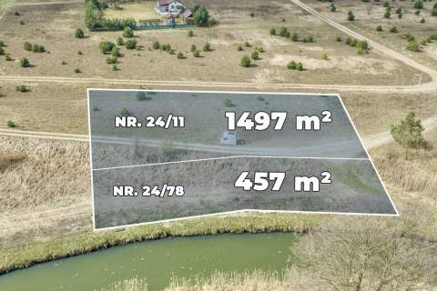 Działka z linią brzegową i zabudową rekreacyjną