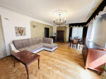 Dom wolnostojący , Zawodzie