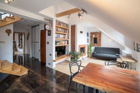 4 pok, 2 balkony, piwnica 30m 2 miejsca postojowe