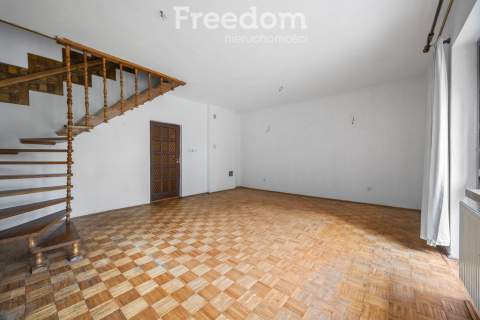 Dom do remontu w podmiejskim klimacie