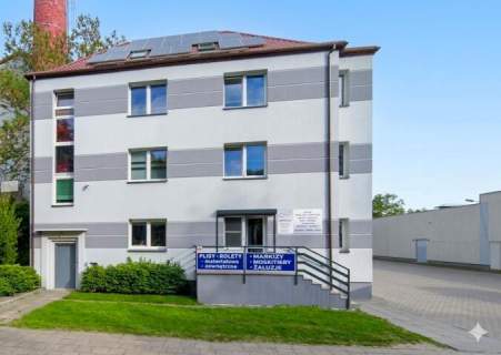 Budynek handlowo - usługowy z częścią mieszkalną w centrum Słup
