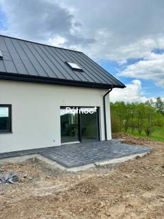 Chronów-dom w stanie deweloperskim