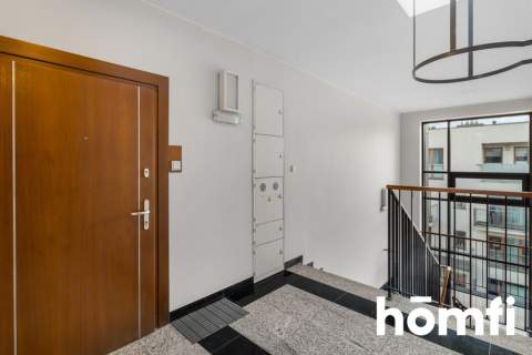 Przestronny apartament na ostatnim piętrze 