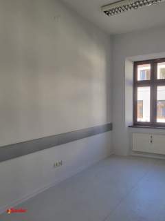 Dwa pietra w kamienicy 19 pokoi 495 m2