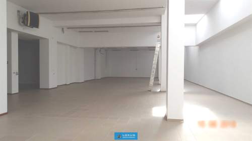 Lokal usługowy parter parking klimatyzacja