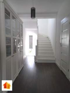 Piętrowy apartament z garażem w centrum