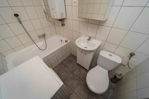Kawalerka z balkonem - Piastów 24, Os. Tysiąclecia