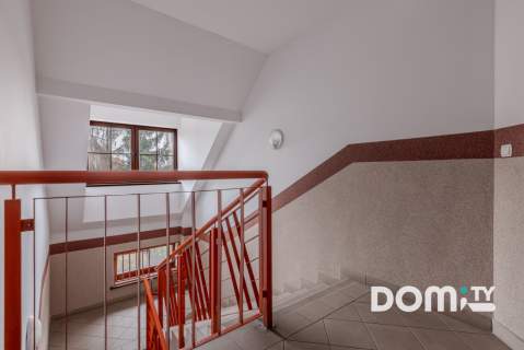 Przestronne, duża komórka lokatorska, balkon