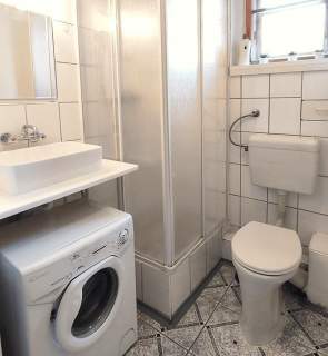 Przestronna kawalerka w centrum - Wallisa 17