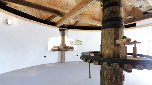 Wiatrak typu Holenderskiego pod restaurację airbnb