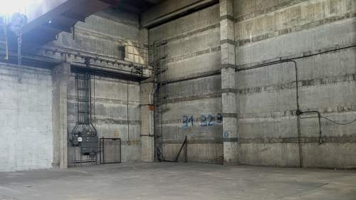 Betonowa hala z suwnicą do wynajęcia na Targówku 