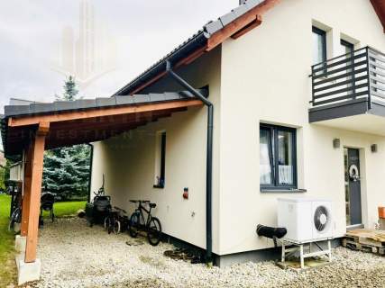 Nowy, urządzony dom w spokojnej okolicy