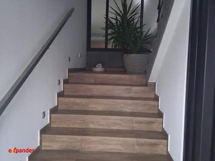 Nowoczesny biurowiec w dobrej lokalizacji 150 m2