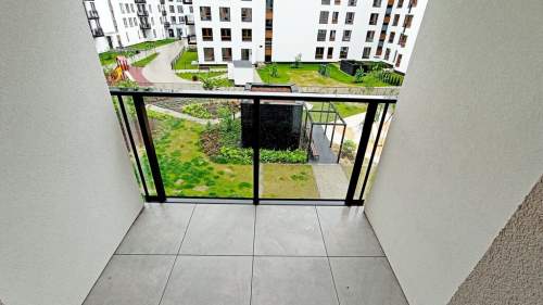 2 pokoje z tarasem garaż   Al. Krakowska 281