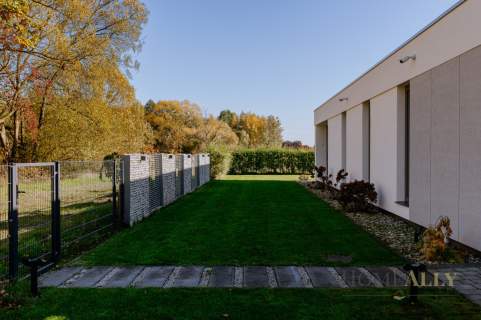 Nowoczesny dom z basenem w Góraszce