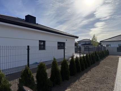 Dom parterowy pod Nadarzynem z szybkim dojazdem