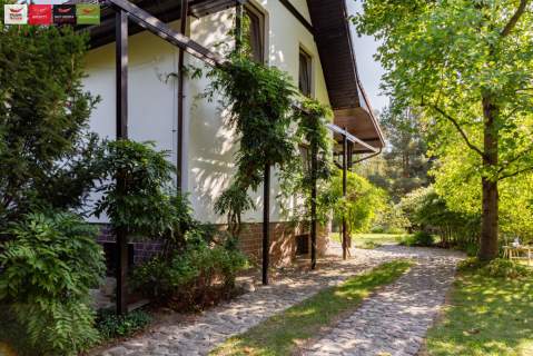 Urokliwy dom a la leśniczówka, 1,2 HA przy lesie