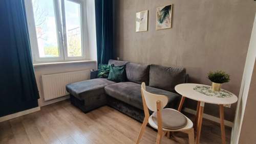 Studio z antresolą w kamienicy   Legionów 75
