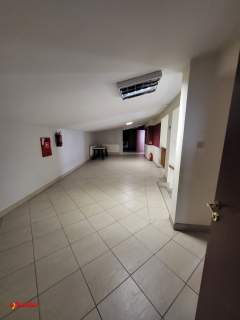 Dwa pietra w kamienicy 19 pokoi 495 m2