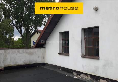 Obiekt wielofunkcyjny 1050 m2,działka 800 m2 Ursus