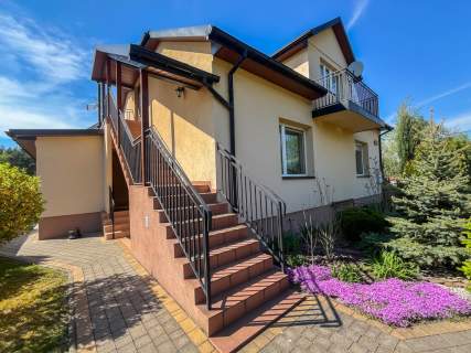 Dom po remoncie 106,5m2 działka 2873m2 choinki