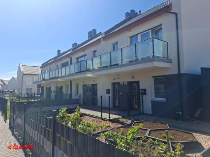 Trzy pokoje balkon ogródek poddasze miejsce postojowe