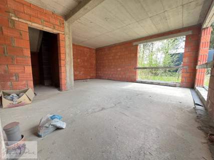 Nowe bliźniaki z garażem i poddaszem st. surowy