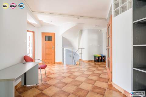 Dwupoziomowy apartament na zamkniętym osiedlu