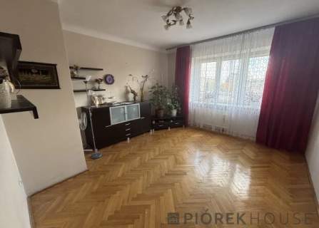 5-pokojowe mieszkanie na Ochocie