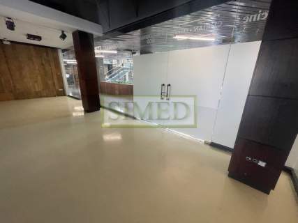 Salon sprzedaży,usługi,wys 3m,witryna,parking