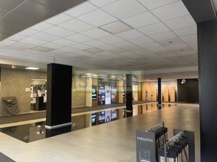Handel,usługi branża meblowa. wnetrza ,parking
