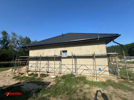 Nowoczesny dom parterowy, cicha okolica