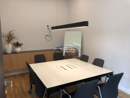 Ksawerów Mokotów lokal na parterze z witrynami, we