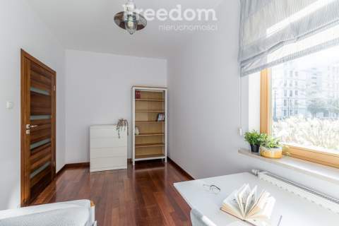 3 pokoje, balkon 30m2, garaż, ul. Rydygiera 15.