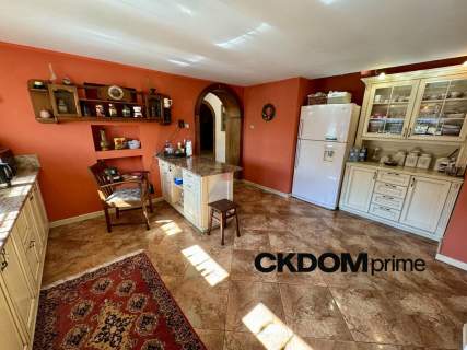 Przestronny dom 360 m z ogrodem   Piękny ogród