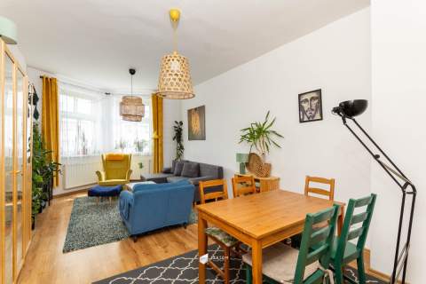 3 pokoje 81 m Balkon Klimatyczna kamienica