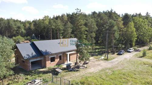 Dom przy lesie, Rakszawa, 116m2 plus garaż w bryle