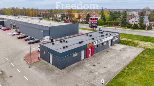 Lokal 244m z WŁASNYM PARKINGIEM 8 miejsc 