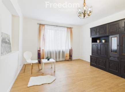 Duży dom 25 ar działki 2 garaże