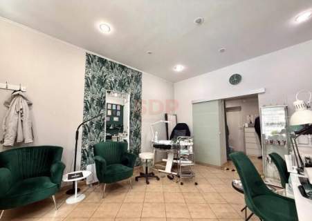 Lokal użytkowy 45,6 m2 parter witryna ul. Traugutta