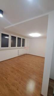 Wysoki parter 3 pokoje po remoncie Balkon Cicha okolica