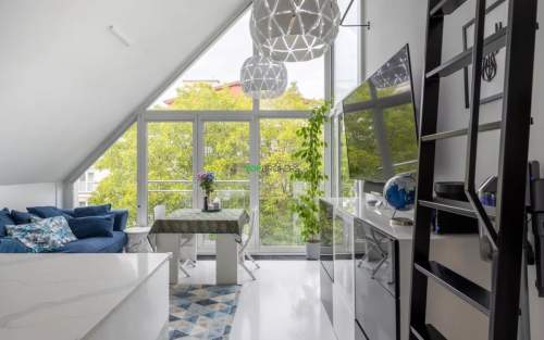 Trzy pokoje z antresolą, balkon, garaż