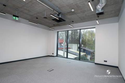 Lokal biurowy w kameralnym biurowcu 66 mkw