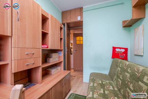 1 piętro 3 pokoje z loggią i widokiem na zieleń