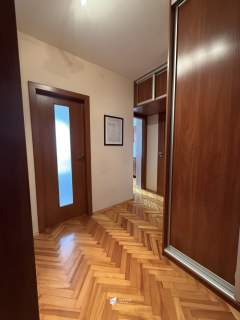 PIĄTKOWSKA 3POK USTAWNE ŁADNE BALKON WINDA CISZA