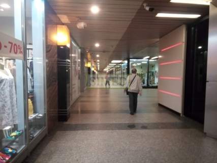Centrum,sklep,usługi,dobry dojazd,dostęp 24h