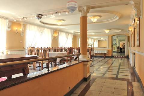 Budynek hotelowo-restauracyjny