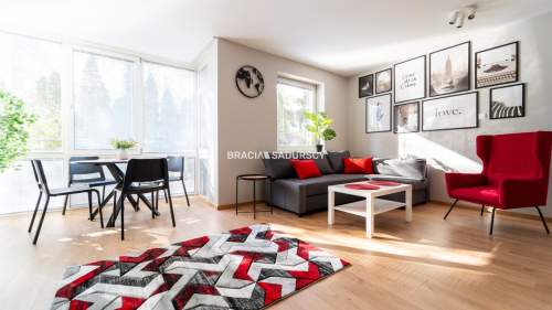 Bronowice, ul. Lea, 2 pok., duży garaż