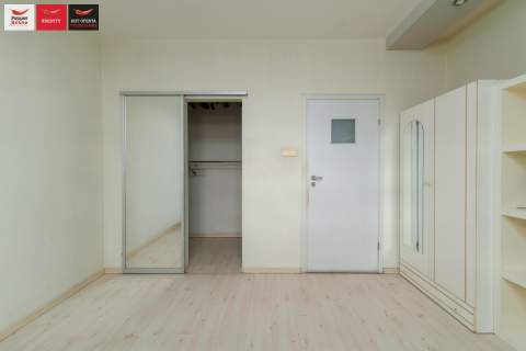 3/4 pok. do remontu duży balkon i garaż 
